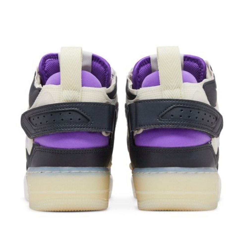 Nike 
Air Force 1
React 
‘Off noir action grape’
High top - Picture 3 of 10